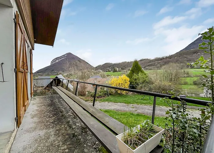 Chalet Entre Lac D\'Annecy Et Montagnes